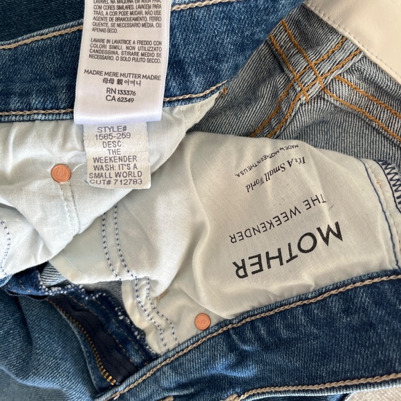 Mother Denim The Weekender Flare It’s a Small World - Picture 6 of 9